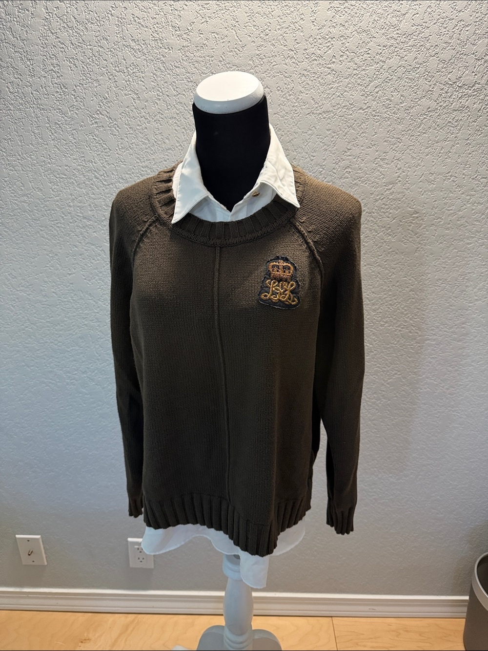 Lauren Ralph LaurenOlive Green Crewneck Sweater with Crest Embroidery